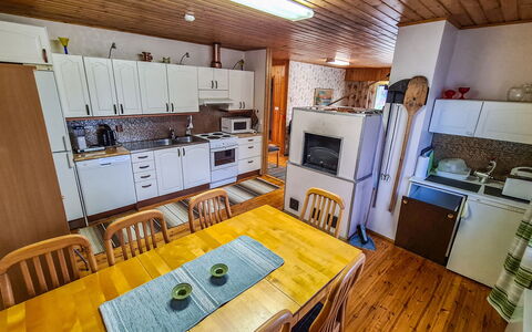 Ellilä: Træ, Hjem, Værelse, Hårdttræ, Bejdse, Trægulve, Bjælkehytte, Cabinetry, Planke, Hotel