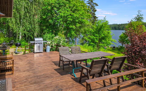 Ellilä: Busk, Have, Dæk, Forår, Udendørs Møbler, Veranda, Hårdttræ, Eco Hotel, Skygge