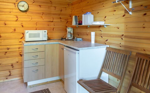 Pikkupuro: Træ, Sommerhus, Bjælkehytte, Skov, Skur, Garden Bygninger, Lærk, Woodland, Bejdse
