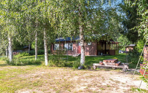 Pikkupuro: Træ, Sommerhus, Bjælkehytte, Skov, Skur, Garden Bygninger, Lærk, Woodland, Bejdse
