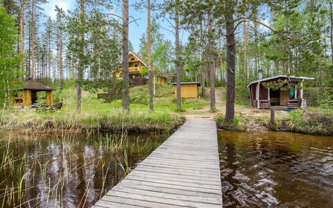 Aurinkoranta: Træ, Sommerhus, Bjælkehytte, Skov, Skur, Garden Bygninger, Lærk, Woodland, Bejdse