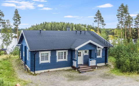 Kanervarinne: Træ, Sommerhus, Bjælkehytte, Skov, Skur, Garden Bygninger, Lærk, Woodland, Bejdse