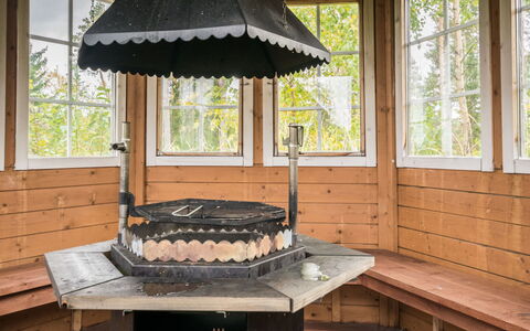 Kanervarinne: Træ, Sommerhus, Bjælkehytte, Skov, Skur, Garden Bygninger, Lærk, Woodland, Bejdse
