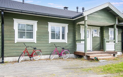 Katajakallio: Træ, Sne, Sommerhus, Vinter, Tag, Hjem, Fryser, Bjælkehytte, Sidespor, Hældning