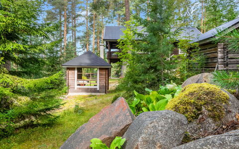 Sarvitupa: Træ, Sommerhus, Bjælkehytte, Skov, Skur, Garden Bygninger, Lærk, Woodland, Bejdse