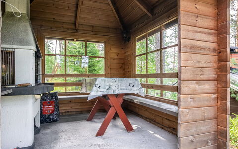 Sarvitupa: Træ, Sommerhus, Bjælkehytte, Skov, Skur, Garden Bygninger, Lærk, Woodland, Bejdse