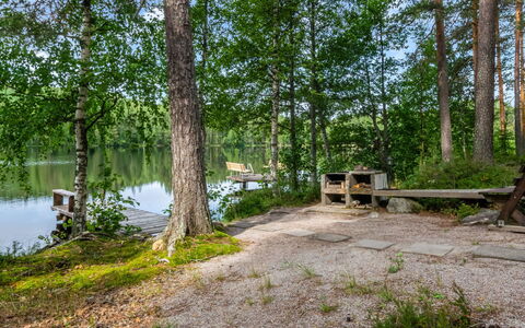 Sarvitupa: Træ, Sommerhus, Bjælkehytte, Skov, Skur, Garden Bygninger, Lærk, Woodland, Bejdse