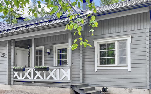 Sini 2B: Træ, Sommerhus, Bjælkehytte, Skov, Skur, Garden Bygninger, Lærk, Woodland, Bejdse