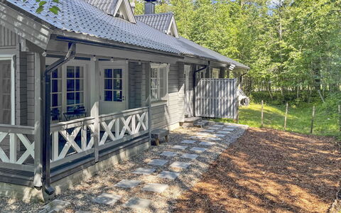 Sini 2B: Træ, Sommerhus, Bjælkehytte, Skov, Skur, Garden Bygninger, Lærk, Woodland, Bejdse