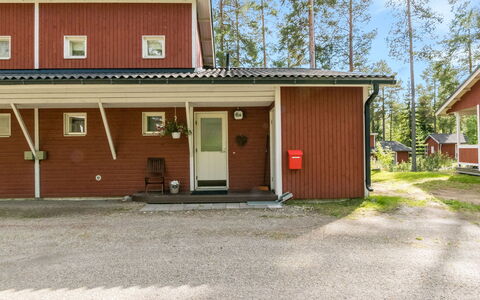 Lomakatti 6 a: Træ, Sommerhus, Bjælkehytte, Skov, Skur, Garden Bygninger, Lærk, Woodland, Bejdse