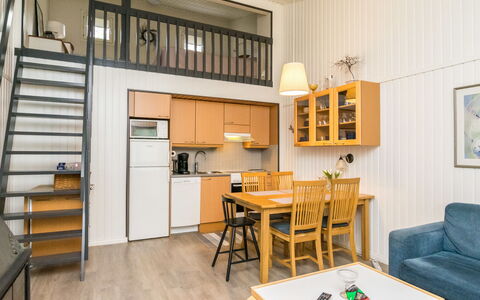 Lomakatti 6 a: Træ, Sommerhus, Bjælkehytte, Skov, Skur, Garden Bygninger, Lærk, Woodland, Bejdse