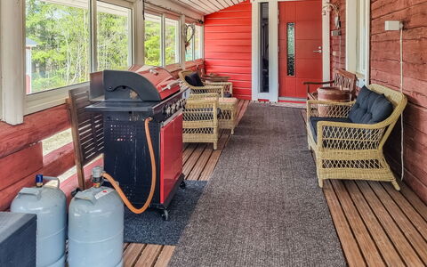 Minervahovi: Træ, Møbel, Etage, Bejdse, Trægulve, Veranda, Hårdttræ, Stol, Sommerhus, Dæk