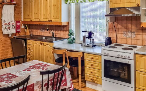 Minervahovi: Køkken, Møbel, Indretning, Træ, Større Bandage, Køkken Apparat, Gulvbelægning, Cabinetry, Countertop, Komfur