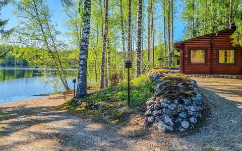 Onkilammi: Græs, Hus, Sommerhus, Land Lot, Hjem, Estate, Lawn, Sidespor, Stuehus, Veranda