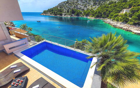Villa Silvana: Ejendom, Svømmepøl, Azure, Naturlige Landskab, Ferie, Bugt, Udvej, Ejendom, Caribbean, Hus