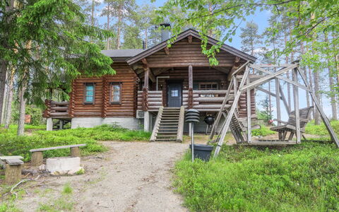 Karpalo: Sommerhus, Hus, Hjem, Garden Bygninger, Sidespor, Bjælkehytte, Stuehus, Estate, Skur, Gård