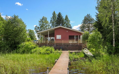Suvela: Landdistrikt, Sommerhus, Dam, Marsk, Afspejling, Bjælkehytte, Veranda