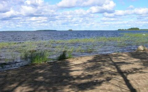 Taivaanranta: Møbel, Indretning, Gulvbelægning, Etage, Bord, Loft, Køkken & Spisebord, Belysning, Stol, Hjem