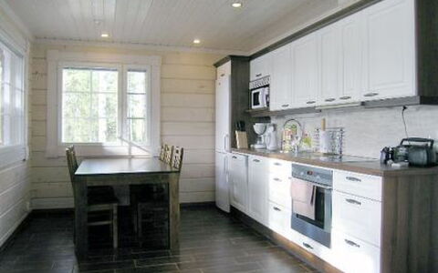 Syvälahti: Gulvbelægning, Træ, Etage, Køkken, Indretning, Countertop, Møbel, Cabinetry, Loft, Hjem