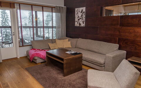 Tahko Spa Suites Orange a 9: Græs, Hus, Sommerhus, Land Lot, Hjem, Estate, Lawn, Sidespor, Stuehus, Veranda