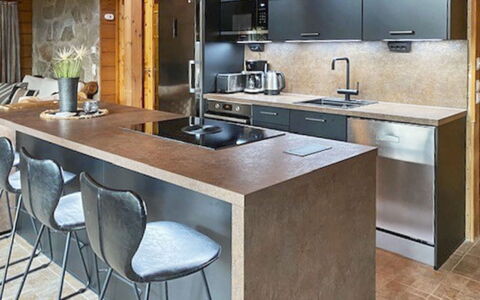 Tahkonbalju: Møbel, Countertop, Køkken, Indretning, Gulvbelægning, Cabinetry, Køkken Apparat, Etage, Træ, Stol