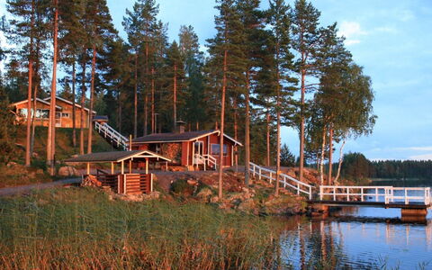 Unnukkamaja: Bygning, Boligområde, Vindue, Hus, Hjem, Tag, Arkitektur, Kvarter, Facade, Stad