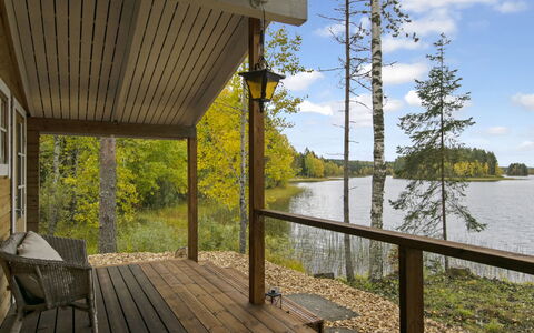Lahdenpohja, Vaikon Loma 7: Træ, Veranda, Gulvbelægning, Indretning, Etage, Dæk, Loft, Møbel, Hårdttræ, Bejdse