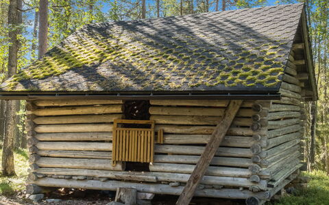 Ukkohermanni: Træ, Hytte, Skov, Skur, Bjælkehytte, Hytte, Tag, Garden Bygninger, Sommerhus, Bagagerum
