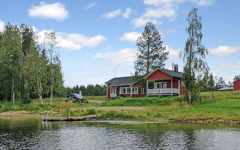 Villa Unari: Møbel, Indretning, Gulvbelægning, Etage, Bord, Loft, Køkken & Spisebord, Belysning, Stol, Hjem