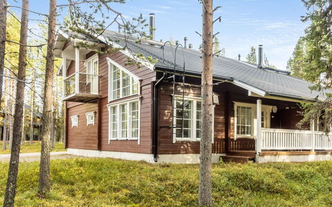 Atrin Suvanto a: Træ, Sne, Sommerhus, Vinter, Tag, Hjem, Fryser, Bjælkehytte, Sidespor, Hældning