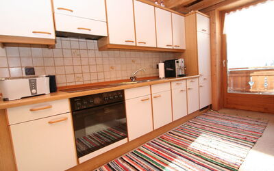 Annelies 320.3: Ejendom, Værelse, Bygning, Møbel, Hus, Køkken, Indretning, Arkitektur, Cabinetry, Ejendom