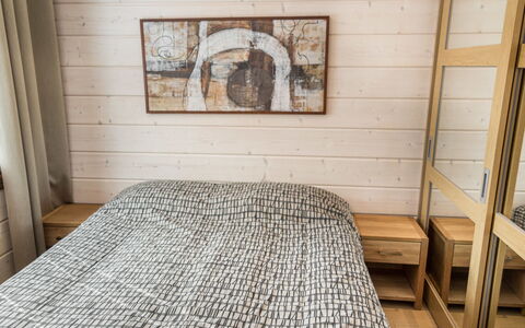 Villa Illi: Møbel, Seng, Soveværelse, Gulvbelægning, Etage, Træ, Indretning, Sengetøj, Sengetøj, Sengetøj