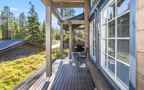 Rukan Villa Lux a: Træ, Hjem, Sommerhus, Sidespor, Veranda, Planke, Hårdttræ, Dæk, Bjælkehytte, Garden Bygninger