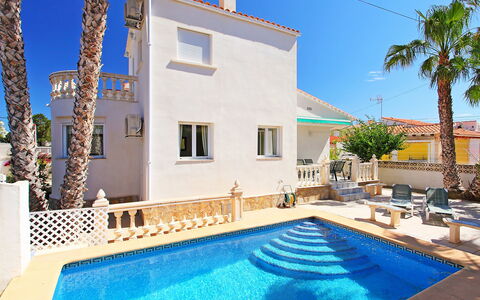 Casa de la Mar: Vand, Himmel, Plante, Ejendom, Bygning, Svømmepøl, Blå, Azure, Træ, Skygge