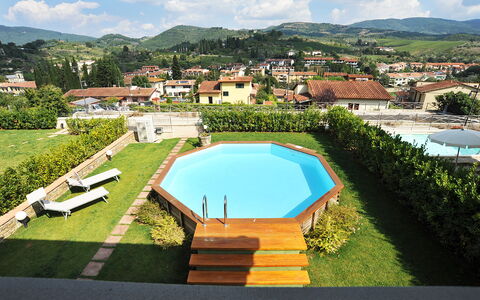 Casa Fabrizio: Vand, Sky, Himmel, Plante, Ejendom, Svømmepøl, Bygning, Azure, Træ, Bjerg