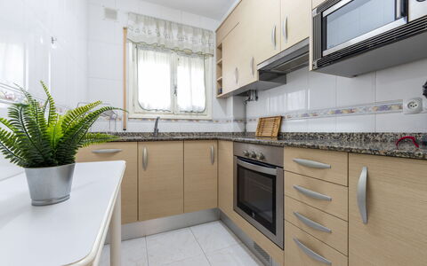 Gladiols: Køkken, Countertop, Større Bandage, Køkken Apparat, Cabinetry, Gulvbelægning, Træ, Indretning, Møbel, Etage