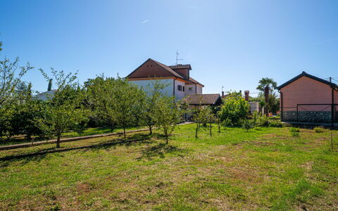 Opatija Ika 106: Himmel, Hus, Landdistrikt, Almindeligt, Hjem, Land Lot, Tag, Sommerhus, Mark, Stuehus