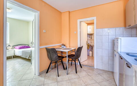 Opatija Ika 106: Gulvbelægning, Etage, Indretning, Møbel, Loft, Lejlighed, Værelse, Soveværelse, Seng, Stol