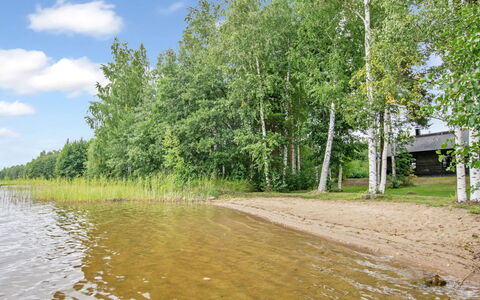 Runoratsu: Græs, Hus, Sommerhus, Land Lot, Hjem, Estate, Lawn, Sidespor, Stuehus, Veranda