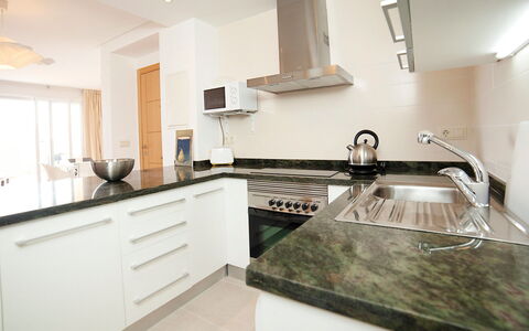 Altea 49: Countertop, Ejendom, Værelse, Håndvask, Køkken, Indretning, Møbel, Etage, Cabinetry, Bygning