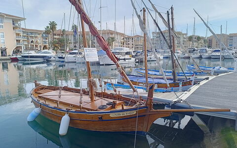 Résidence les Cariatides: Båd, Vandfartøjer, Sejlbåd, Mast, Både Og Sejlsport - Udstyr Og Materiel, Skibskonstruktion, Skib, Hav, Sailing, Marina