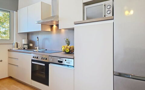 Trogir Slatine 166: Svømmepøl, Bjergkæde, Eco Hotel, Udvej, Estate, Dal, Villa, Landscaping, Ferieby, Backyard
