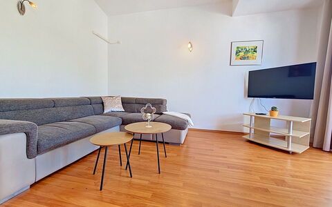 Trogir Slatine 166: Svømmepøl, Bjergkæde, Eco Hotel, Udvej, Estate, Dal, Villa, Landscaping, Ferieby, Backyard