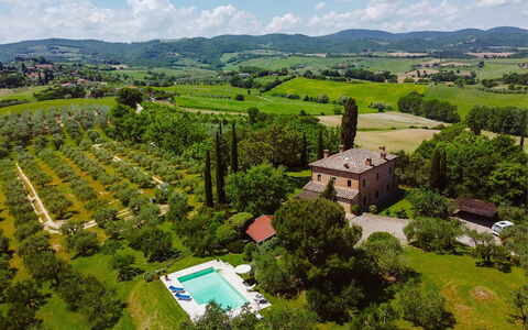 Villa Scianellone: Svømmepøl, Træ, Landskab, Boligområde, Fugleperspektiv, Udvej, Luftfotografering, Estate, Landscaping, Design