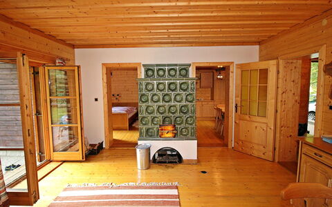 Haus Ahlfeld: Værelse, Ejendom, Bygning, Møbel, Loft, Træ, Indretning, Hårdttræ, Bejdse, Hus