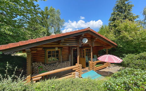 Birdieferienhaus: Plante, Himmel, Bygning, Vindue, Sky, Plantesamfund, Naturlige Landskab, Træ, Træ, Hus