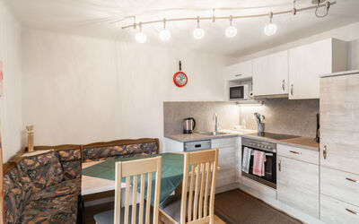 Sommerstein 200.3: Cabinetry, Møbel, Træ, Countertop, Indretning, Gulvbelægning, Etage, Stue, Køkken