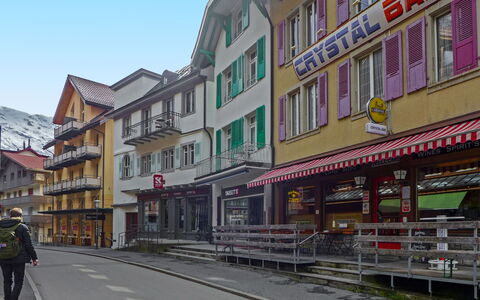 Haus Gertsch Apt.g: Stad, Kvarter, Bygning, Blandet Brug, Gade, Menneskelig Bosættelse, Arkitektur, City, Byområde, Downtown