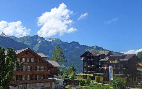 Alpina Apt. Ch: Bjergrige Landskabsformer, Bjerg, Bjergkæde, Bjerglandsby, Natur, Himmel, Hill Station, Alps, Stad, Ejendom