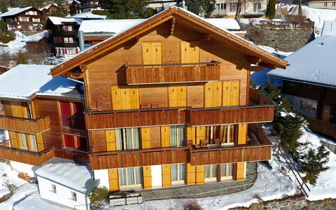 Wengen 42: Bygning, Sne, Ejendom, Vindue, Træ, Hus, Urban Design, Hældning, Kvarter, Boligområde